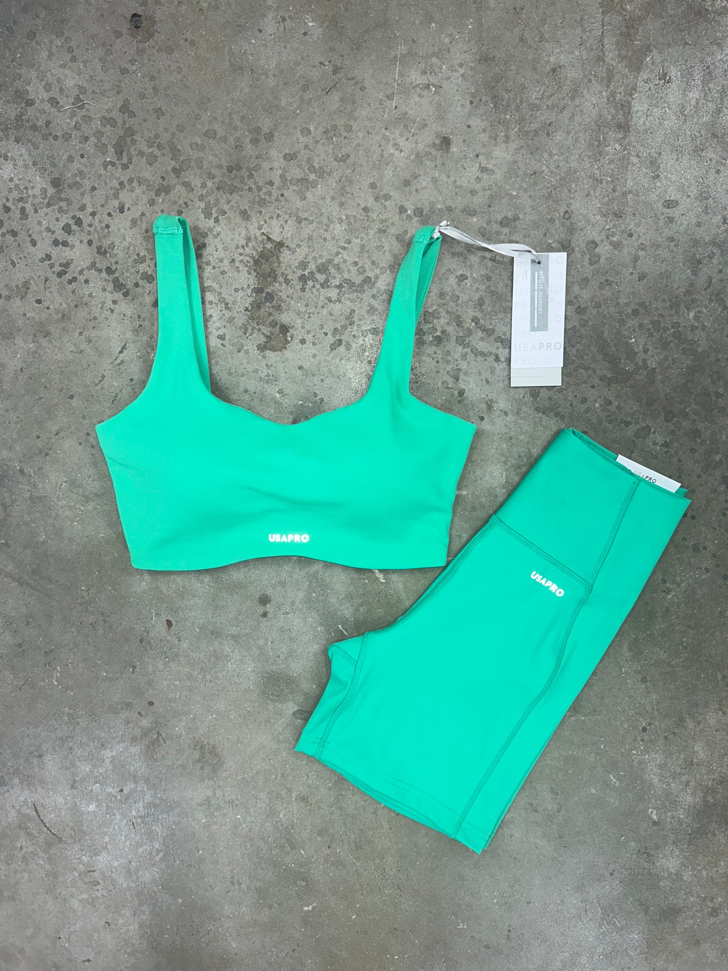 USA Pro Jade Set - Sports Bra / Shorts