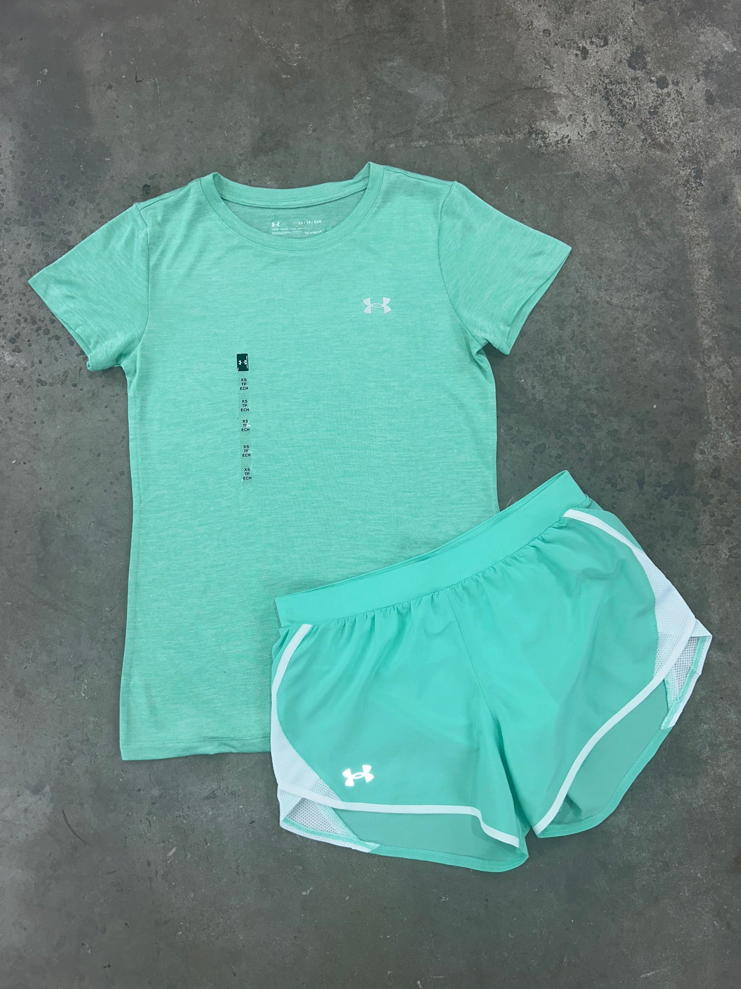 Mint green under armour deals